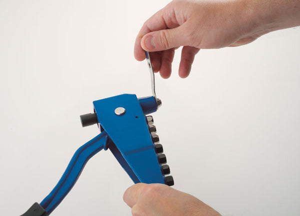 Riveter and RivNut Tool 6062