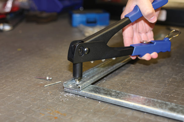 Standard Riveter with 30 Rivets 0217